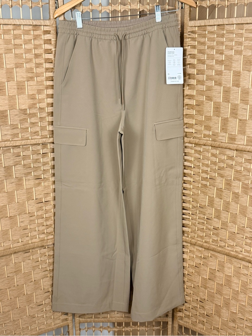 NWT Athleta Promenade Cargo Pants Size Small (oversized)